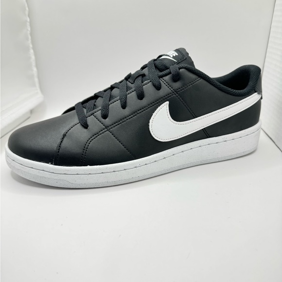 Men's Size 10.5 - Nike Court Royale 2 Next Nature Low Black White DH3160-001 - Picture 1 of 9